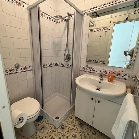 Regina Di Capri - Acquaviva - Villa Marina Grande (Capri)